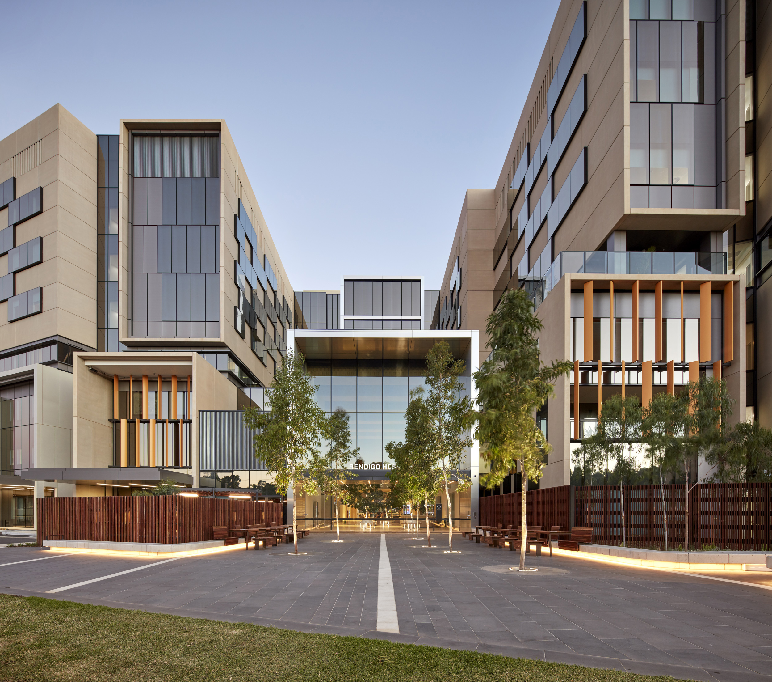 Bendigo Hospital.jpg